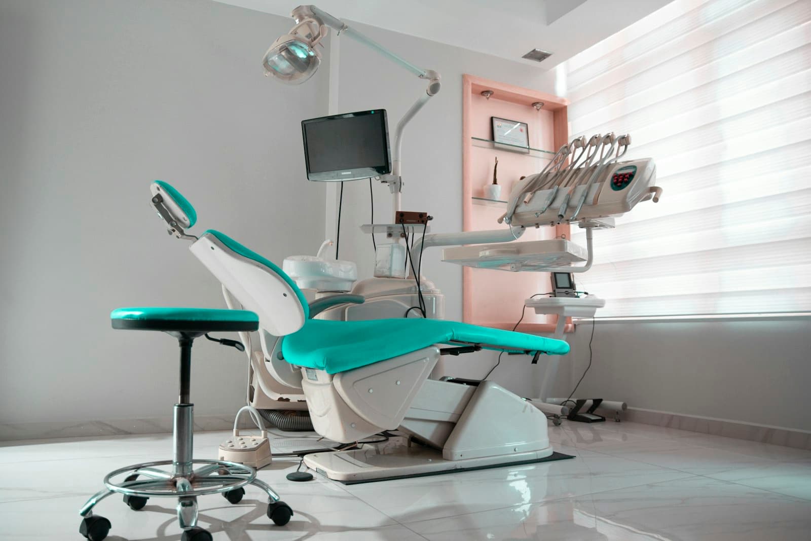 Een lichte, moderne kliniek voor specialistische mondzorg